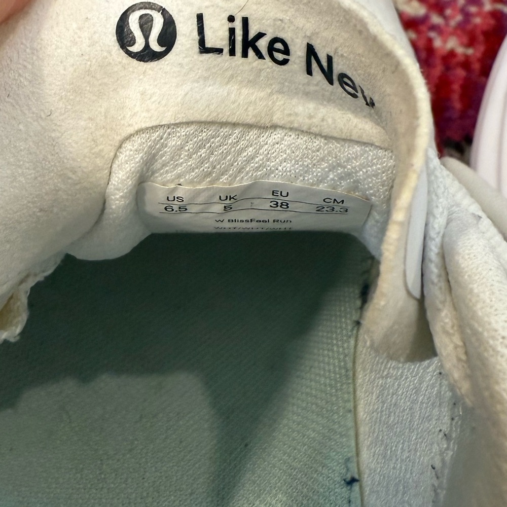 Lululemon Women's Blissfeel Running Shoe White - Picture 5 of 11